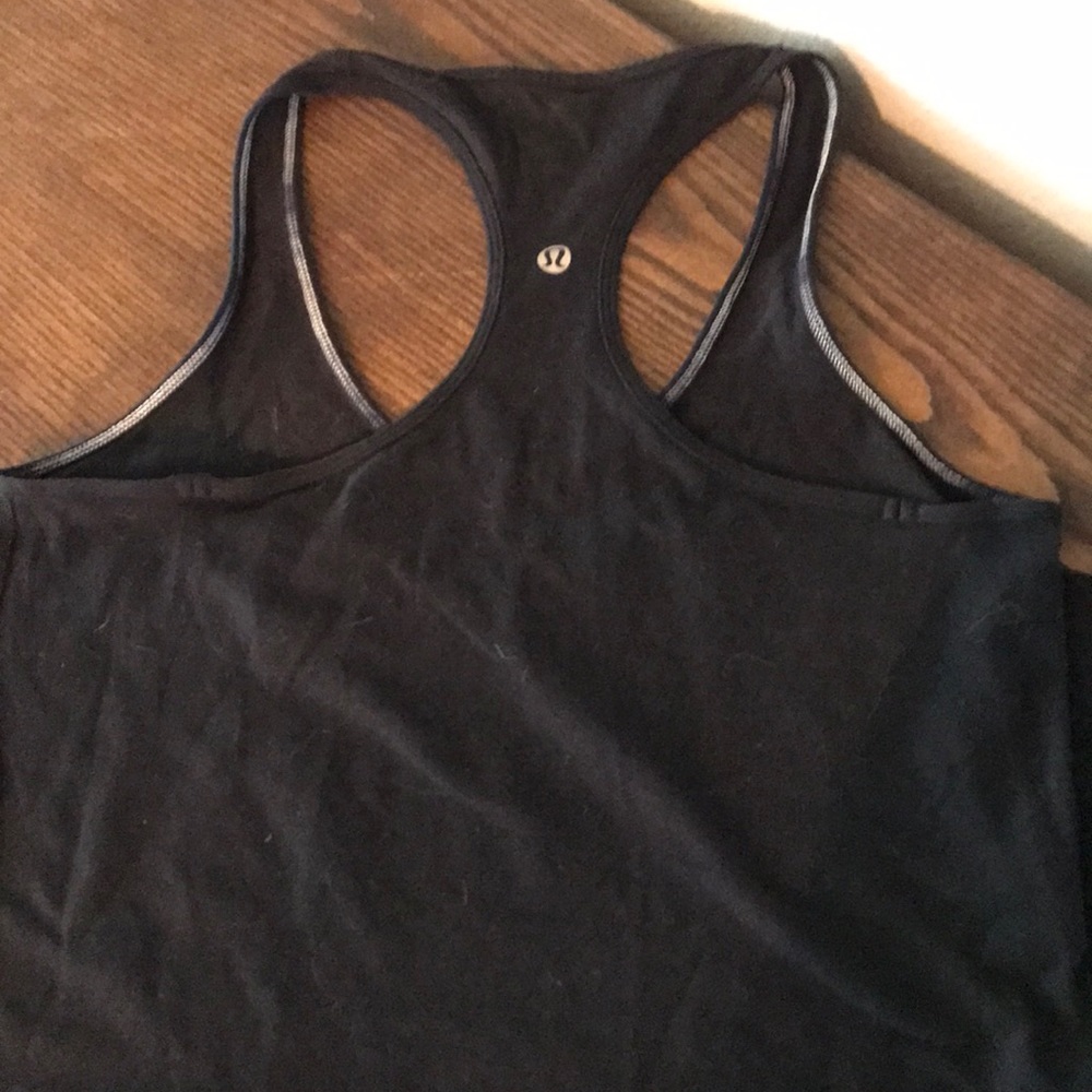 Black Lululemon tank
